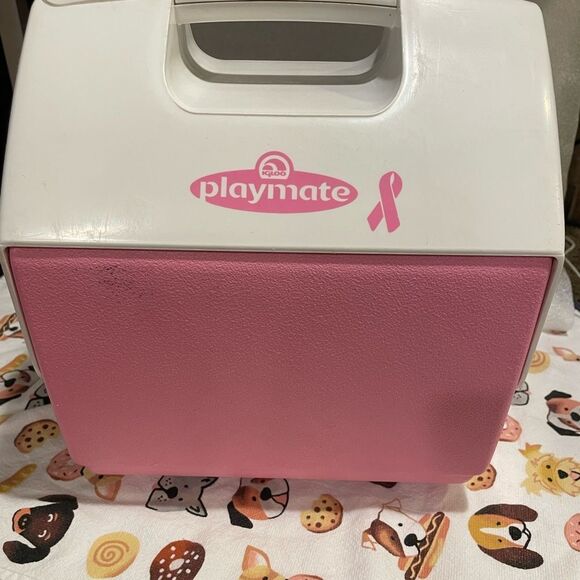 Igloo Playmate Pink Lunch Cooler 7 Quart - Picture 2 of 15